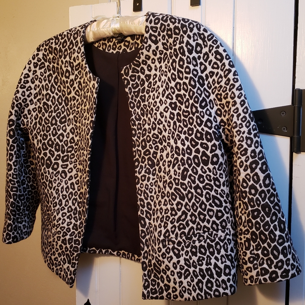 Your inner animal unleashed! Ann Taylor Leopard Print Short Cropped Blazer (MP)